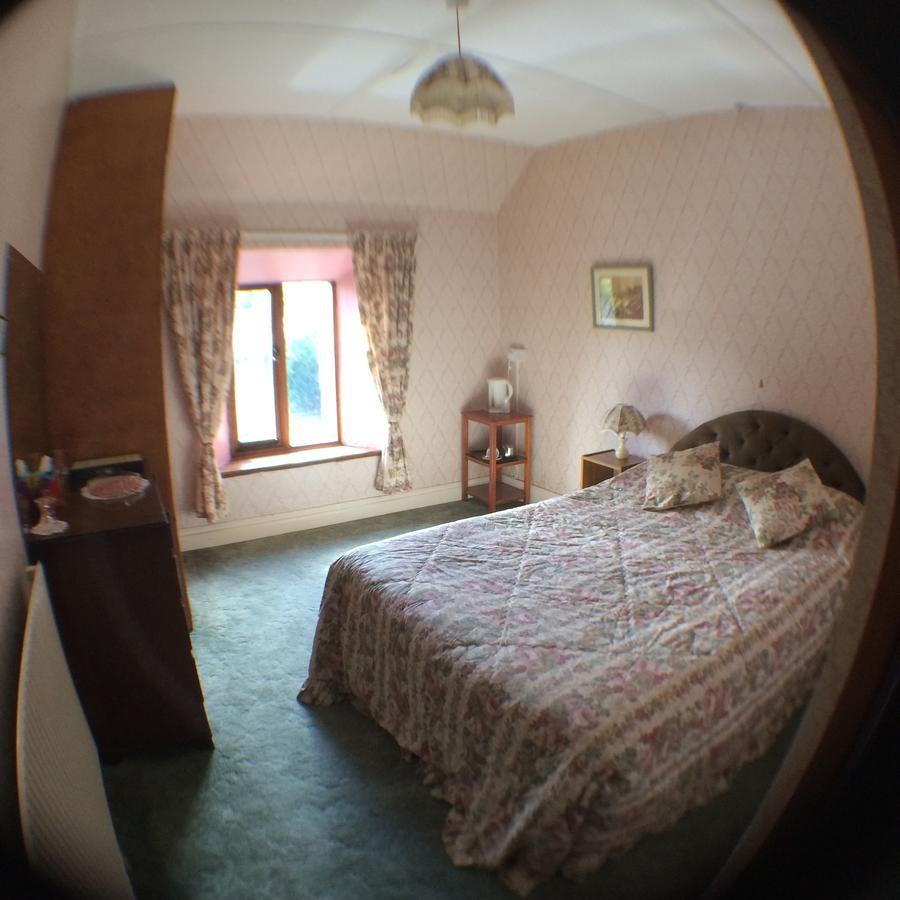 Coombe Farm Bed and Breakfast Lynton Exteriör bild